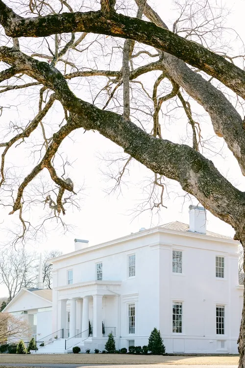 Side view of the historic Steele-Fowler House at Oak Place